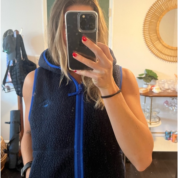 Aritzia vest - Picture 3 of 4